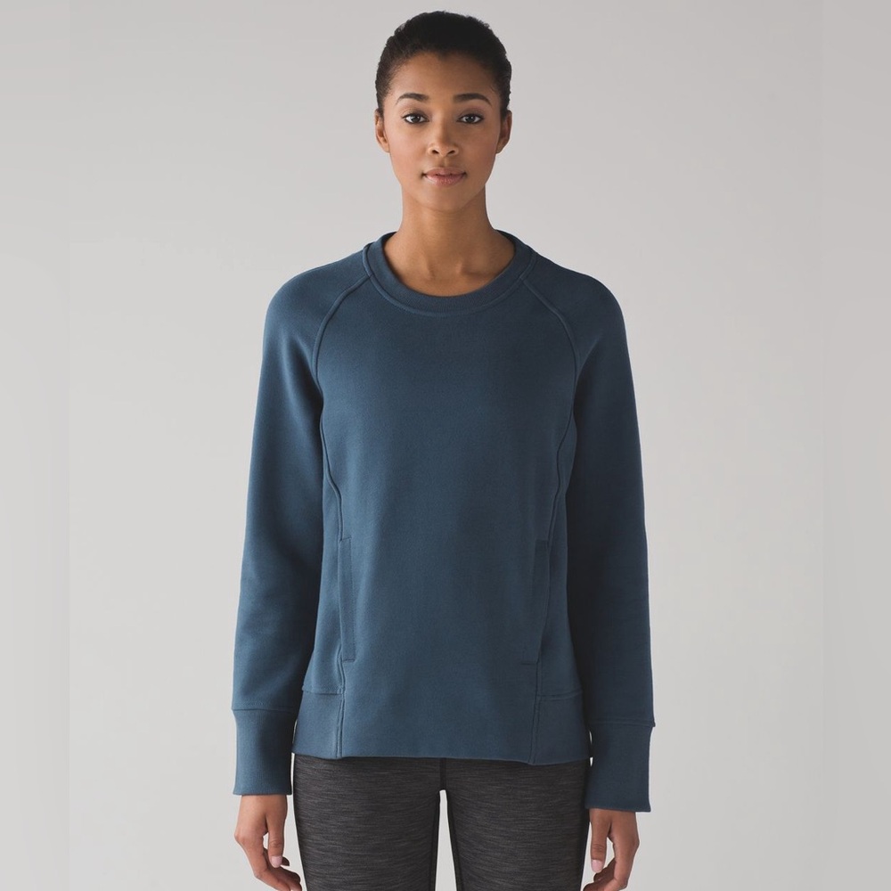 Sz 6 Lululemon Back To It Crew sweatshirt in Astro Blue pockets